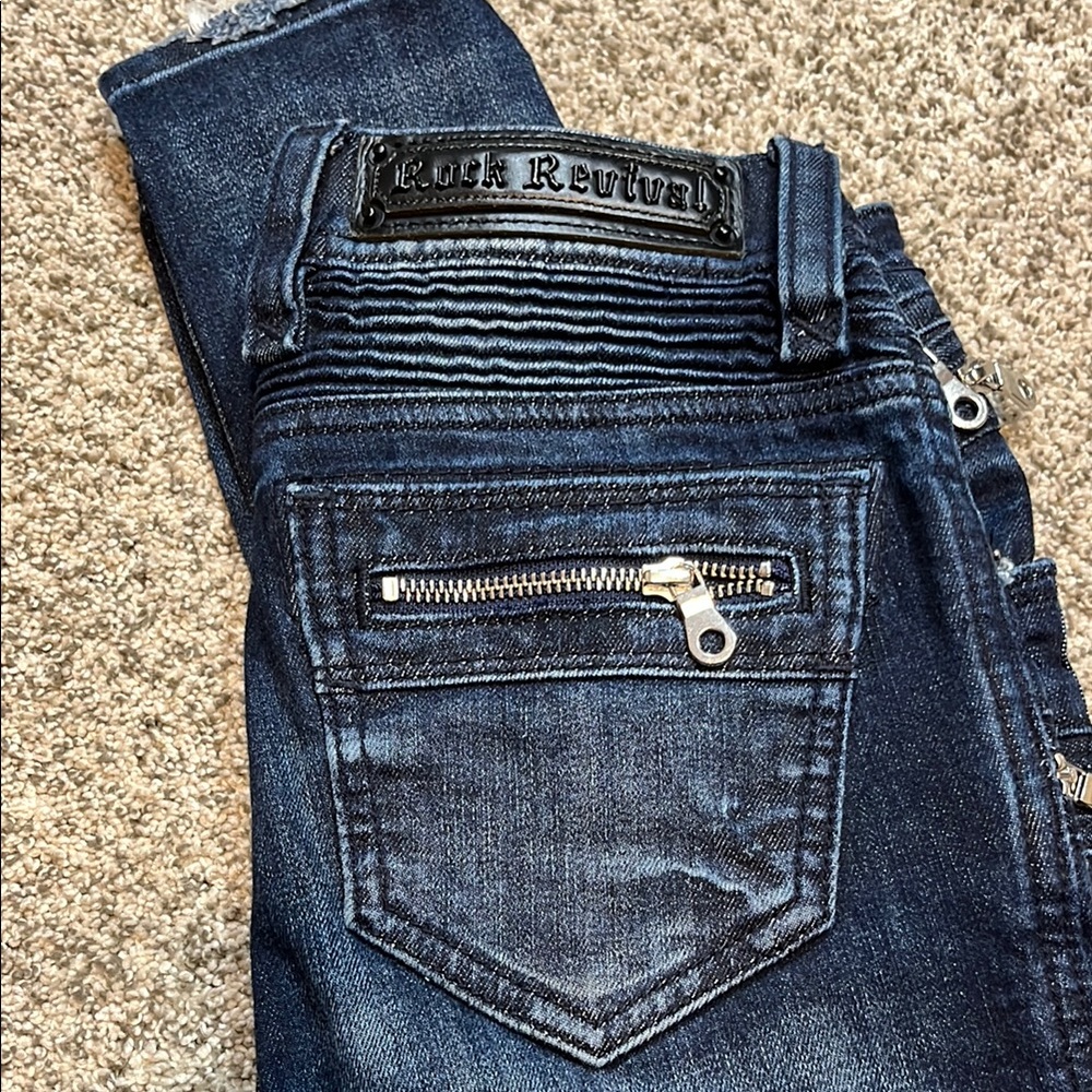 Rock Revival Moto jeans.. Cladelle.. 25//29.. skinny